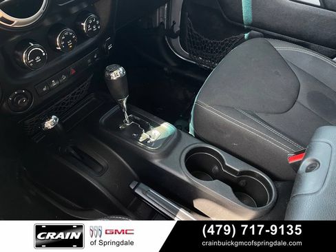Used 2013 Jeep Wrangler Unlimited Sahara w/ Connectivity Group AWD/4WD image 19