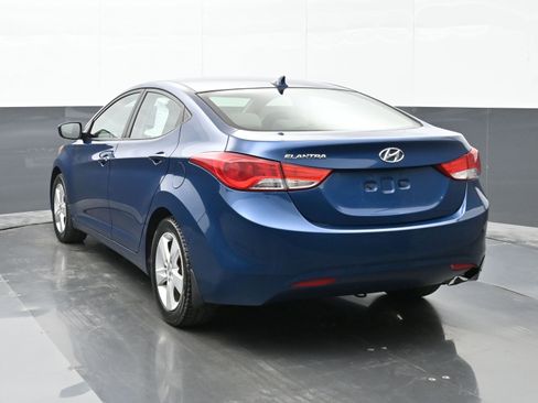 Used 2013 Hyundai Elantra GLS w/ Preferred Pkg FWD image 2