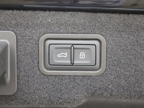 New 2026 Audi A8 L 3.0T AWD/4WD image 32