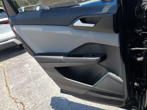 Certified 2023 Volkswagen Taos SE w/ Panoramic Sunroof Package FWD image 13