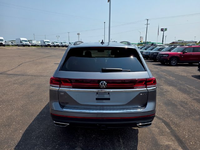Used 2024 Volkswagen Atlas SE AWD/4WD image 6