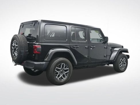 Used 2025 Jeep Wrangler Unlimited Sahara AWD/4WD image 6