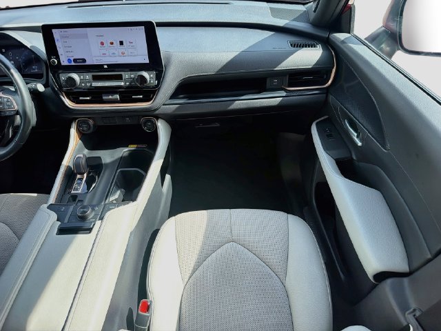 Used 2024 Toyota Grand Highlander AWD Hybrid image 18
