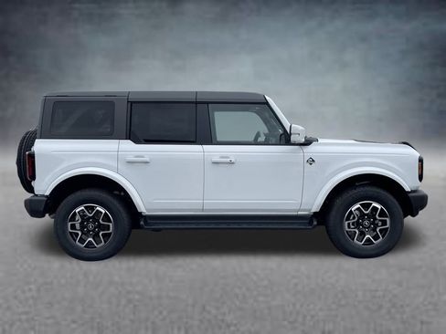 New 2025 Ford Bronco Outer Banks image 4
