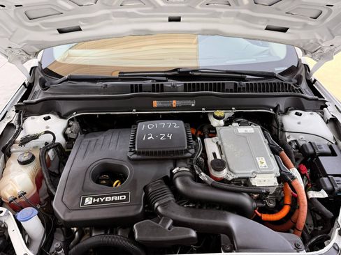 Used 2019 Ford Fusion SE FWD image 34