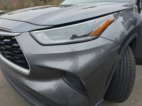 Used 2021 Toyota Highlander L image 44