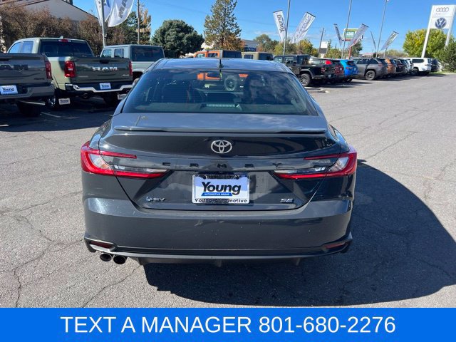 Used 2025 Toyota Camry SE FWD image 4