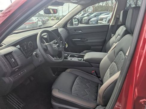 New 2026 Nissan Pathfinder Platinum image 14