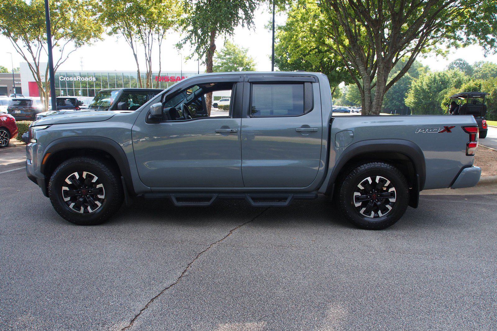 Used 2022 Nissan Frontier Pro-X RWD image 4