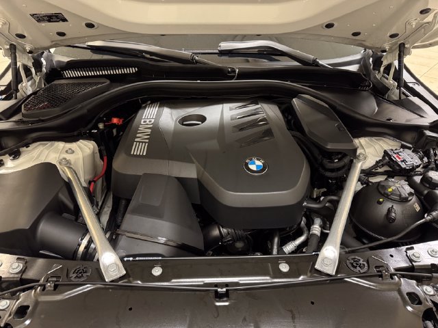 Used 2024 BMW 530i w/ Convenience Package RWD image 28