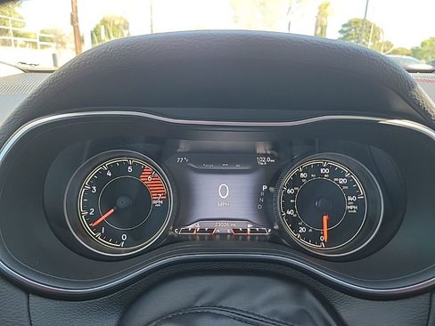 Used 2020 Jeep Cherokee Trailhawk image 33