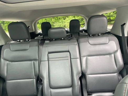 Certified 2025 Ford Explorer Active w/ Active Comfort Package AWD/4WD image 41