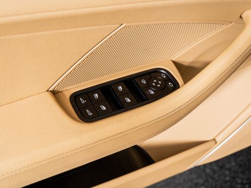 Used 2022 Porsche Panamera 4 Platinum Edition image 50