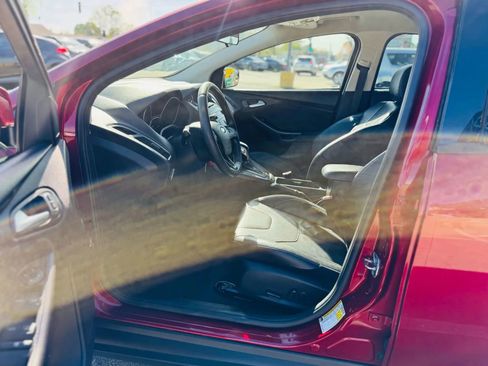 Used 2016 Ford Focus SE w/ Equipment Group 201A image 10