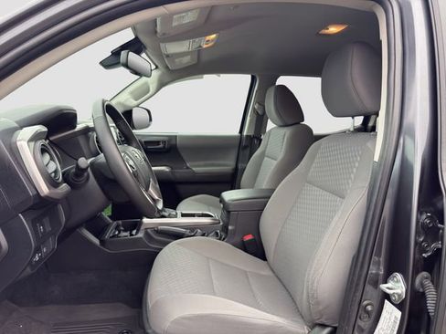 Used 2022 Toyota Tacoma SR5 image 9