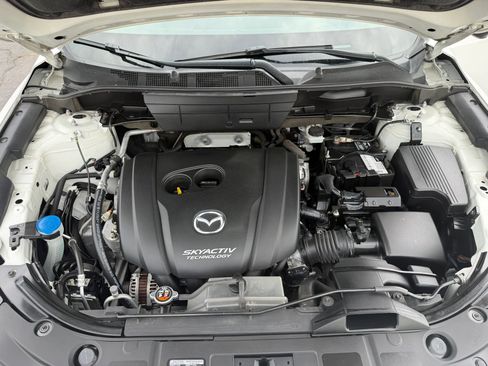 Used 2018 MAZDA CX-5 Touring w/ Preferred Equipment Package AWD/4WD image 3
