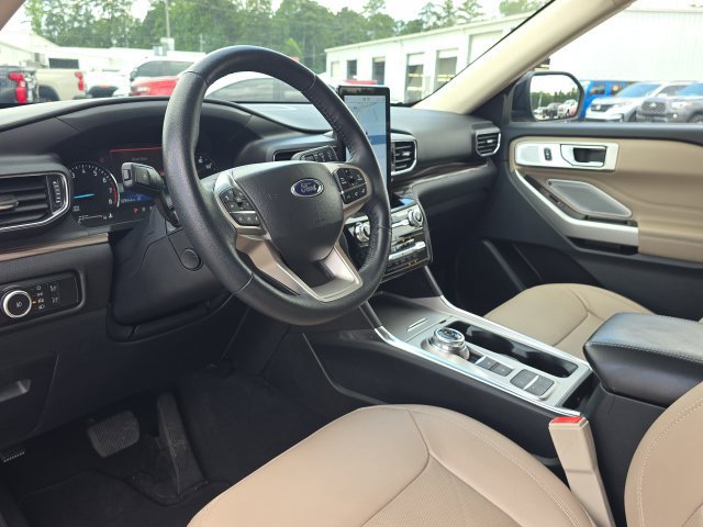 Certified 2023 Ford Explorer Limited w/ Limited Technology Package RWD image 29