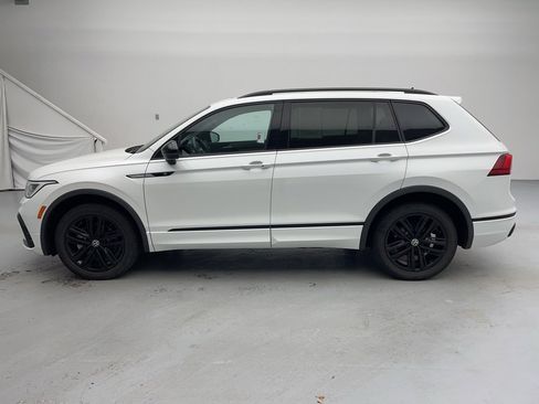 Used 2022 Volkswagen Tiguan SE R-Line image 7
