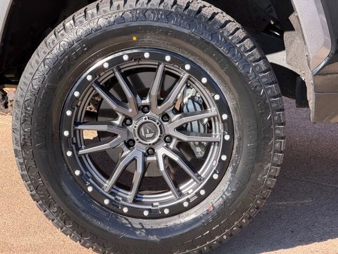 Used 2025 Toyota Tundra Limited image 36