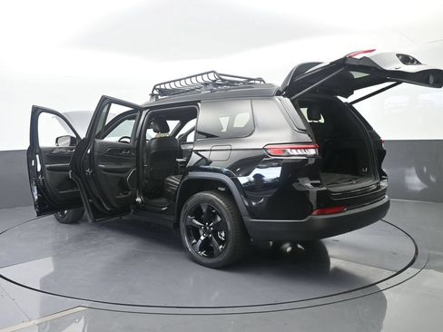 Used 2022 Jeep Grand Cherokee L Laredo RWD image 78