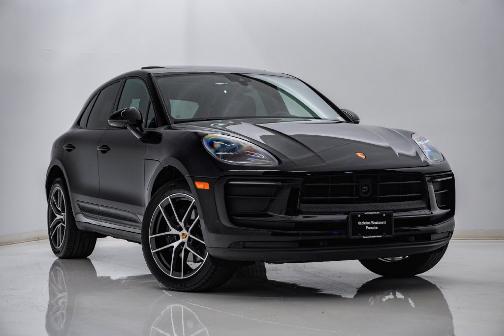 Certified 2026 Porsche Macan AWD/4WD image 8