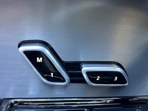 Used 2024 Land Rover Range Rover Sport Dynamic SE image 12