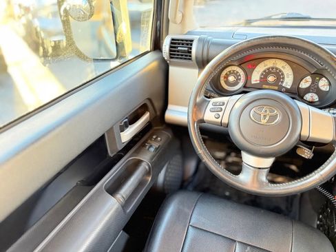 Used 2010 Toyota FJ Cruiser 4WD image 30