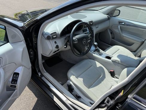 Used 2006 Mercedes-Benz C 230 Sedan w/ Sunroof Pkg image 10