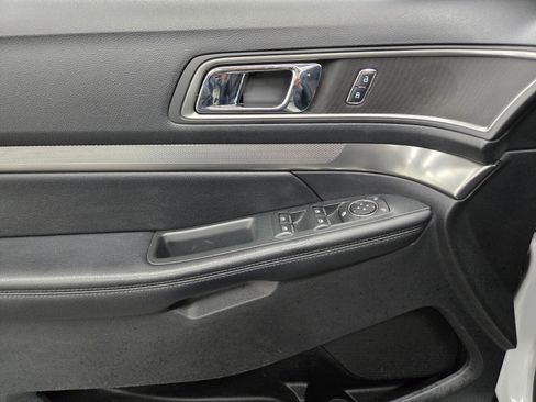 Used 2019 Ford Explorer XLT w/ Class III Trailer Tow Package FWD image 15