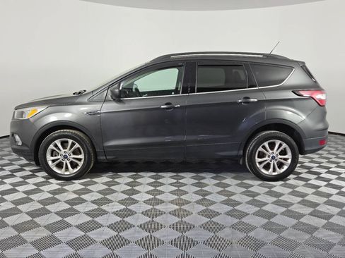 Used 2018 Ford Escape SE w/ SE Sync 3 Package AWD/4WD image 4