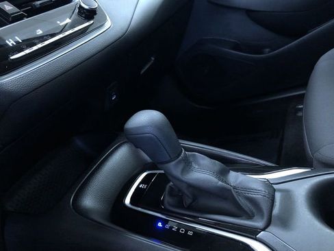 Used 2025 Toyota Corolla LE image 29