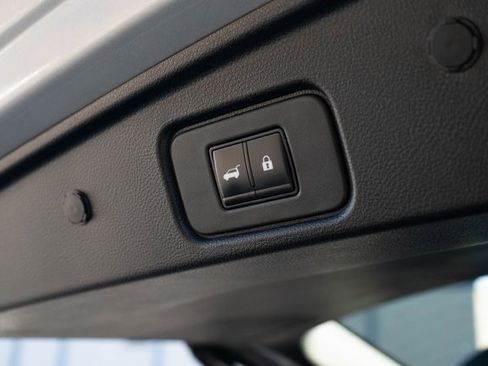 Used 2023 Nissan Pathfinder Platinum w/ Cargo Package image 15