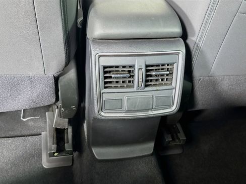 Used 2023 Subaru Forester Premium image 30