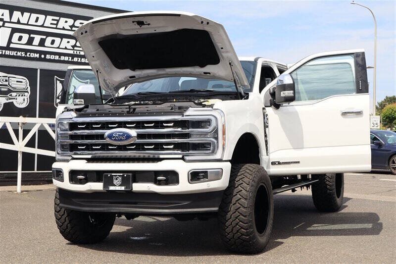 Used 2023 Ford F350 Platinum AWD/4WD image 36