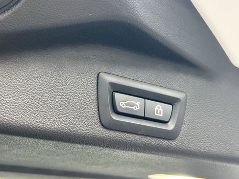 Used 2022 BMW X5 xDrive45e w/ Executive Package image 27