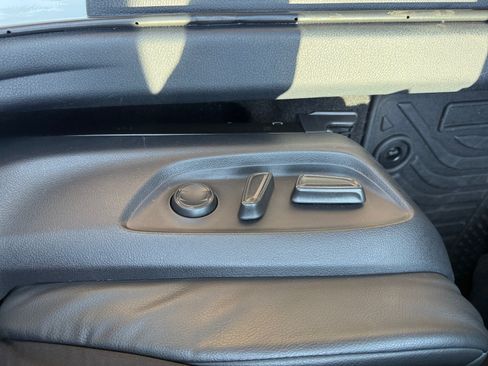 Used 2023 Toyota Camry SE FWD image 14