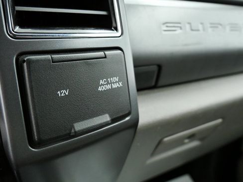 Used 2020 Ford F350 XLT w/ XLT Premium Package image 33