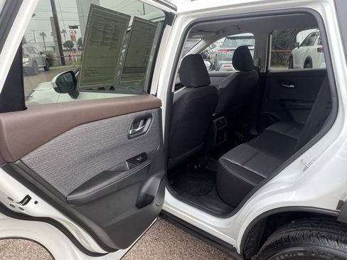 Certified 2023 Nissan Rogue SV image 28