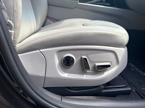 Used 2018 Genesis G80 3.8 w/ Option Group 02 RWD image 11