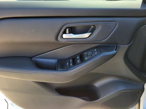 New 2026 Nissan Rogue SV FWD image 17