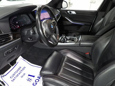 Used 2021 BMW X7 xDrive40i w/ M Sport Package AWD/4WD image 13