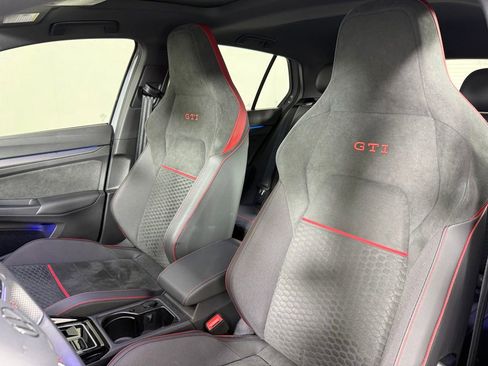 Used 2025 Volkswagen GTI SE FWD image 5