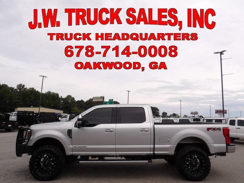 Used 2019 Ford F250 Lariat w/ Lariat Ultimate Package AWD/4WD image 2
