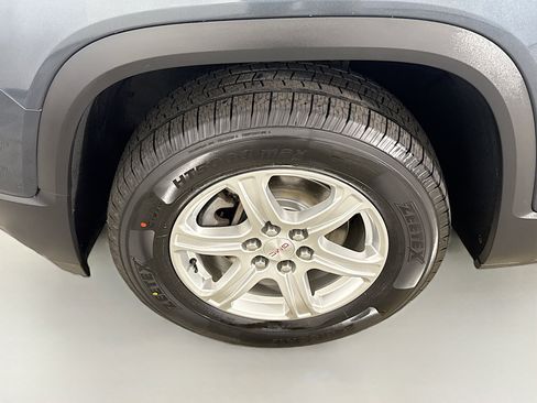 Used 2019 GMC Acadia SLE image 38