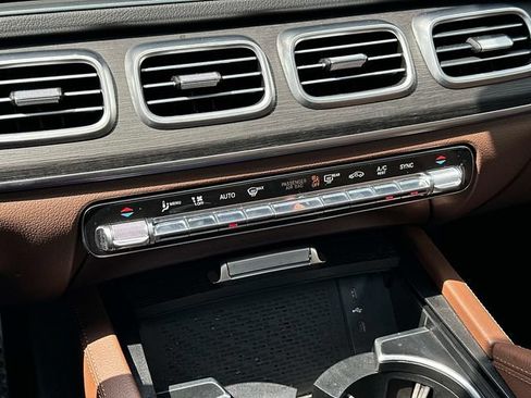 Certified 2024 Mercedes-Benz GLS 450 4MATIC image 32