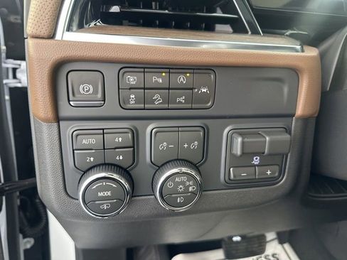 New 2026 Chevrolet Tahoe High Country AWD/4WD image 24