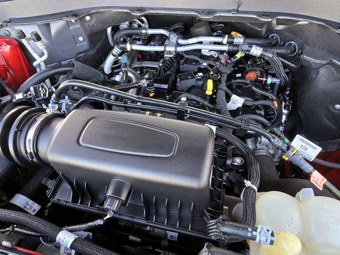 Used 2021 Ford Explorer XLT w/ Equipment Group 202A image 8