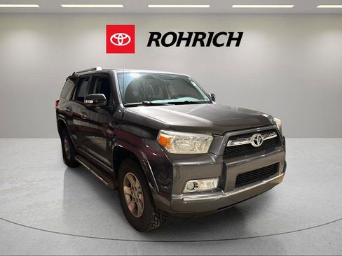 Used 2011 Toyota 4Runner SR5 image 4