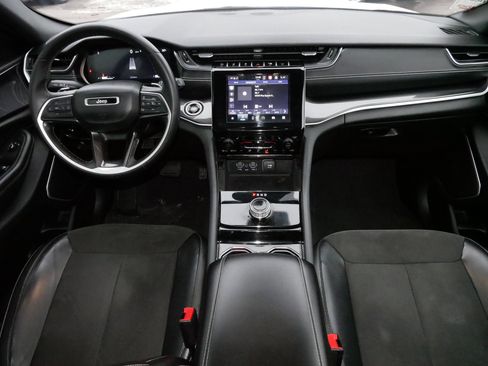 Used 2022 Jeep Grand Cherokee L Laredo image 10