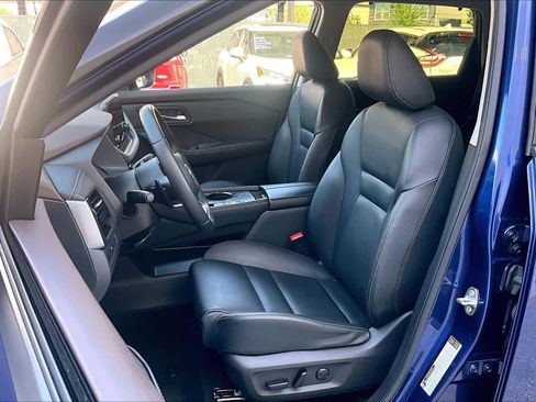 Used 2023 Nissan Rogue SL w/ SL Premium Package FWD image 8